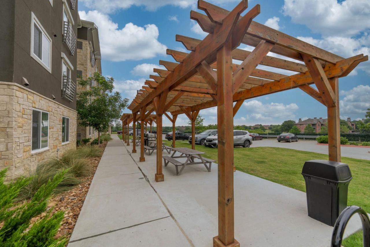 Soka Suites Dallas - Las Colinas Irving Exteriör bild